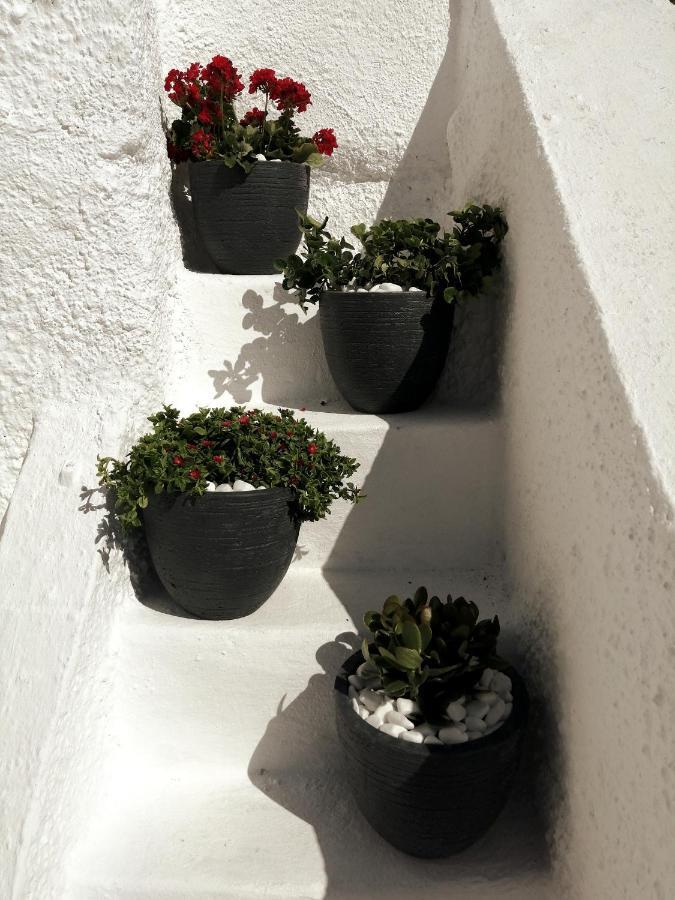 Santorinian Lava House Villa Pýrgos Екстериор снимка