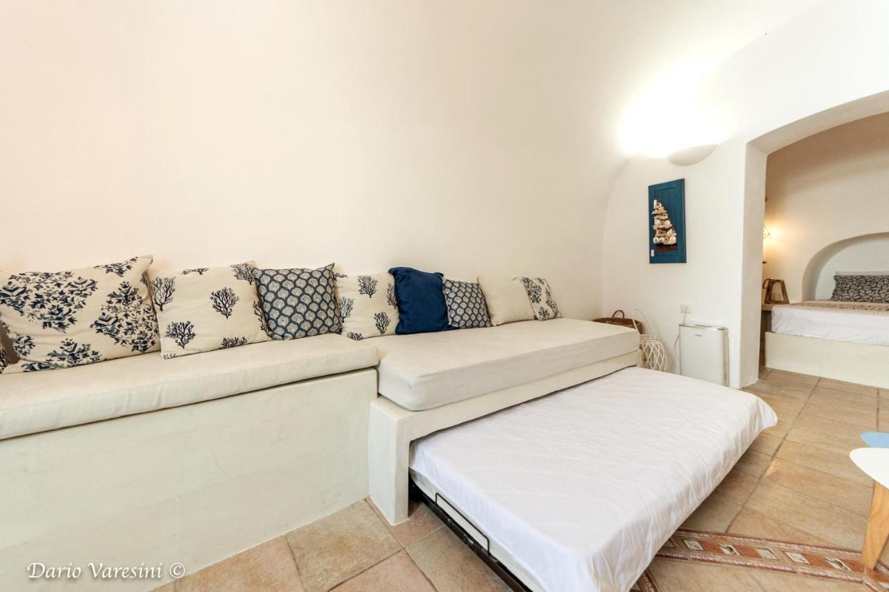 Santorinian Lava House Villa Pýrgos Екстериор снимка