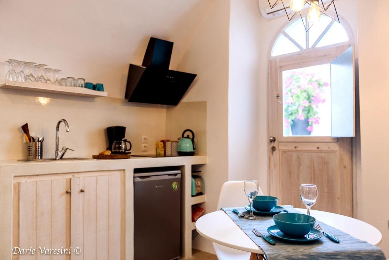 Santorinian Lava House Villa Pýrgos Екстериор снимка