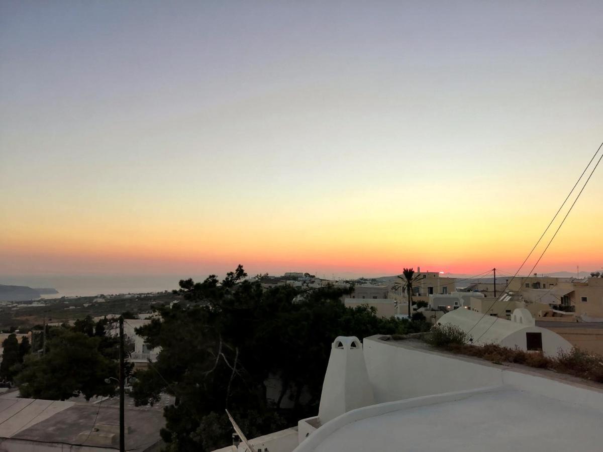 Santorinian Lava House Villa Pýrgos Екстериор снимка